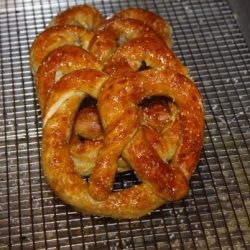 millers-twist-philadelphia hot pretzel